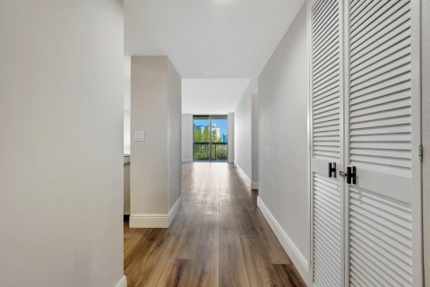 Condominio en venta en Pompano Beach, Florida, 1 dormitorio, 91.23 m2 № 2078248 - foto 4