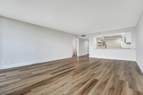 Condominio en venta en Pompano Beach, Florida, 1 dormitorio, 91.23 m2 № 2078248 - foto 16