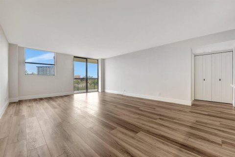 Condominio en venta en Pompano Beach, Florida, 1 dormitorio, 91.23 m2 № 2078248 - foto 13