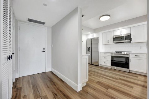 Condominio en venta en Pompano Beach, Florida, 1 dormitorio, 91.23 m2 № 2078248 - foto 3