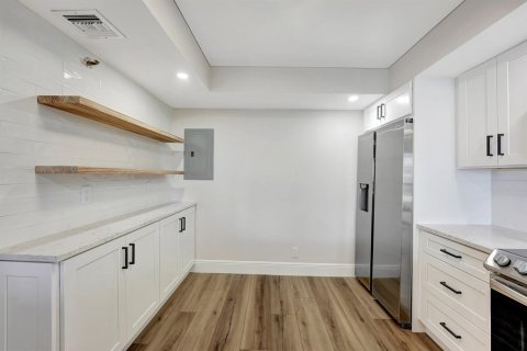 Condominio en venta en Pompano Beach, Florida, 1 dormitorio, 91.23 m2 № 2078248 - foto 9