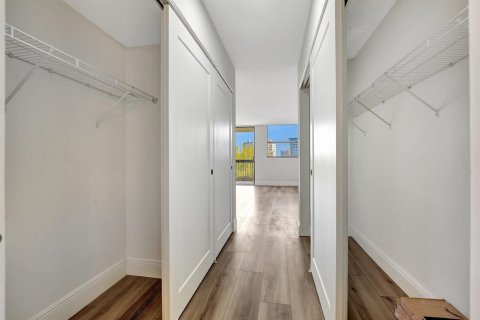 Condominio en venta en Pompano Beach, Florida, 1 dormitorio, 91.23 m2 № 2078248 - foto 22