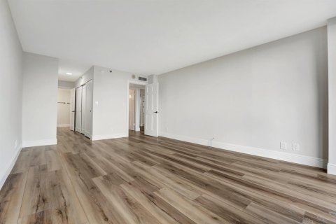 Condominio en venta en Pompano Beach, Florida, 1 dormitorio, 91.23 m2 № 2078248 - foto 20