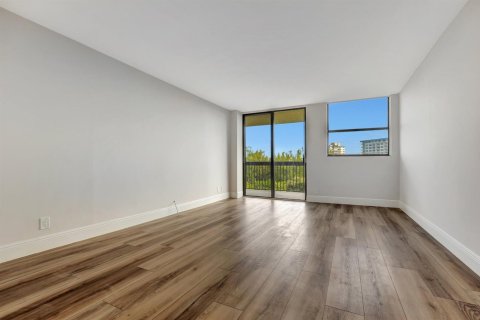 Condominio en venta en Pompano Beach, Florida, 1 dormitorio, 91.23 m2 № 2078248 - foto 18