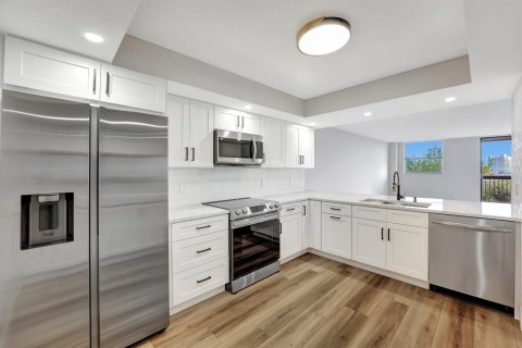 Condominio en venta en Pompano Beach, Florida, 1 dormitorio, 91.23 m2 № 2078248 - foto 8