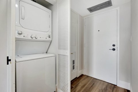 Condominio en venta en Pompano Beach, Florida, 1 dormitorio, 91.23 m2 № 2078248 - foto 2