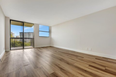 Condominio en venta en Pompano Beach, Florida, 1 dormitorio, 91.23 m2 № 2078248 - foto 17