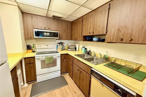 Снять в аренду кондоминиум в Сарасота, Флорида 5 комнат, 99.59м2, № 1906183 - фото 2