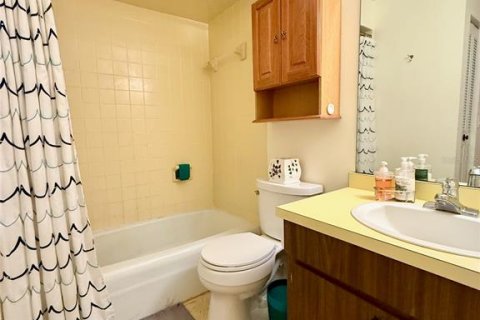 Снять в аренду кондоминиум в Сарасота, Флорида 5 комнат, 99.59м2, № 1906183 - фото 13