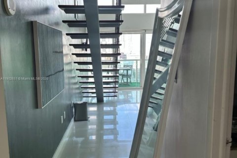 Снять в аренду кондоминиум в Майами, Флорида 2 спальни, 117.71м2, № 1953034 - фото 3