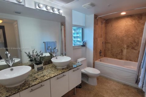 Снять в аренду кондоминиум в Майами, Флорида 2 спальни, 117.71м2, № 1953034 - фото 12