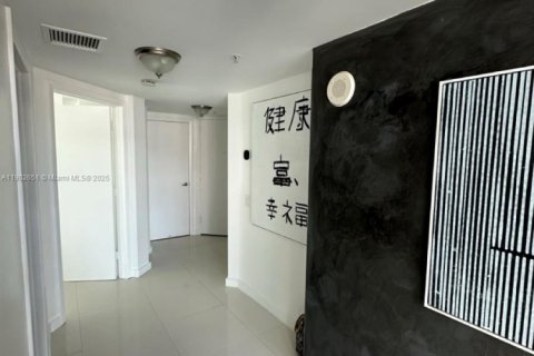 Снять в аренду кондоминиум в Майами, Флорида 2 спальни, 117.71м2, № 1953034 - фото 11