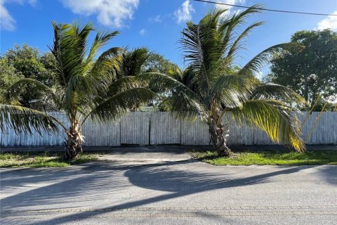 House in West Park, Florida 2 bedrooms, 106.84 sq.m. № 1702155 - photo 22
