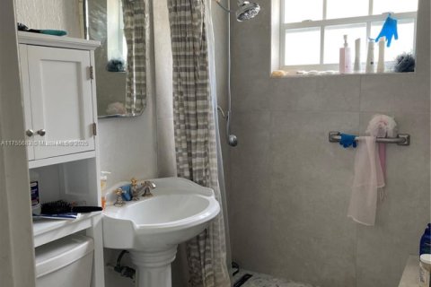 House in West Park, Florida 2 bedrooms, 106.84 sq.m. № 1702155 - photo 6