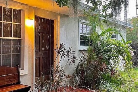House in West Park, Florida 2 bedrooms, 106.84 sq.m. № 1702155 - photo 1