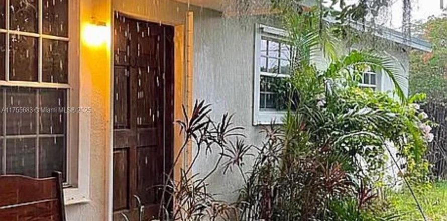 House in West Park, Florida 2 bedrooms, 106.84 sq.m. № 1702155