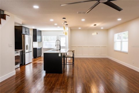 Casa en venta en Temple Terrace, Florida, 5 dormitorios, 240.34 m2 № 2119066 - foto 13