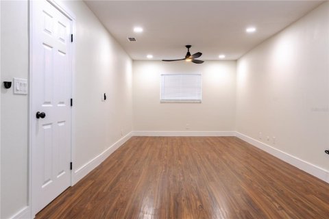 Casa en venta en Temple Terrace, Florida, 5 dormitorios, 240.34 m2 № 2119066 - foto 24