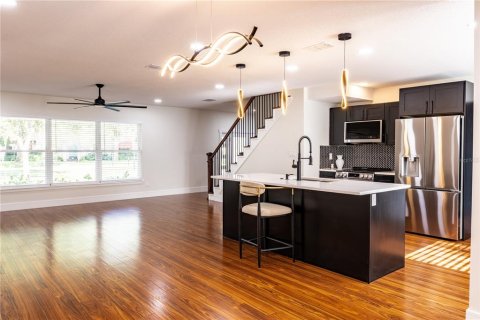 Casa en venta en Temple Terrace, Florida, 5 dormitorios, 240.34 m2 № 2119066 - foto 9