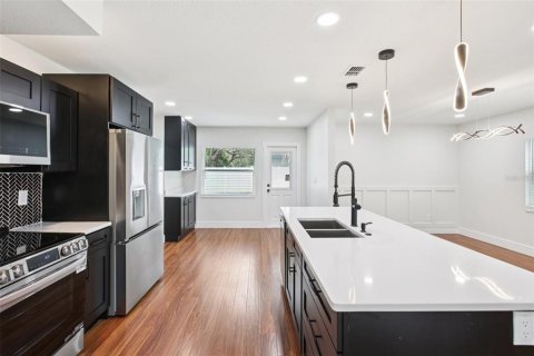 Casa en venta en Temple Terrace, Florida, 5 dormitorios, 240.34 m2 № 2119066 - foto 10