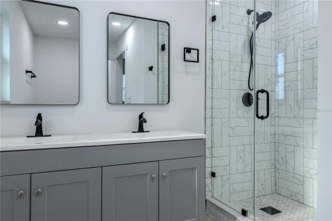 Casa en venta en Temple Terrace, Florida, 5 dormitorios, 240.34 m2 № 2119066 - foto 30