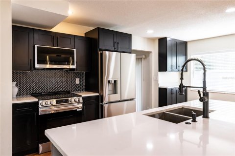 Casa en venta en Temple Terrace, Florida, 5 dormitorios, 240.34 m2 № 2119066 - foto 8
