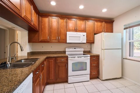 Condo in Palm Beach Gardens, Florida, 2 bedrooms  № 2260902 - photo 11