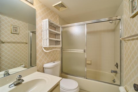 Condo in Palm Beach Gardens, Florida, 2 bedrooms  № 2260902 - photo 19