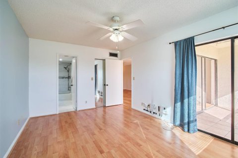 Condo in Palm Beach Gardens, Florida, 2 bedrooms  № 2260902 - photo 14