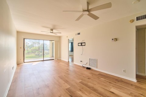 Condo in Palm Beach Gardens, Florida, 2 bedrooms  № 2260902 - photo 8