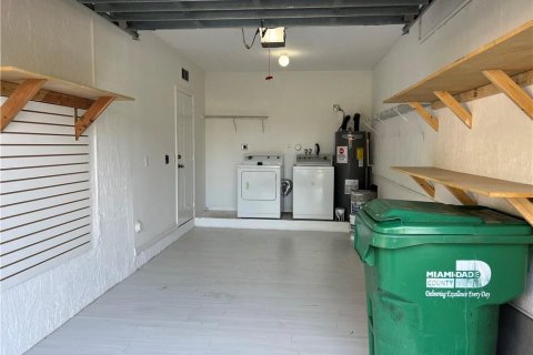 Touwnhouse à louer à Miami, Floride: 4 chambres, 169.36 m2 № 1151766 - photo 1