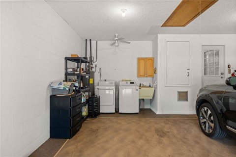 House in Ocala, Florida 2 bedrooms, 162.39 sq.m. № 2267032 - photo 10