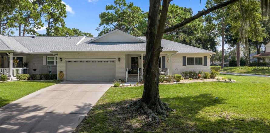 House in Ocala, Florida 2 bedrooms, 162.39 sq.m. № 2267032