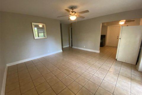 Apartment in Plant City, Florida 3 bedrooms, 89.37 sq.m. № 1772901 - photo 2