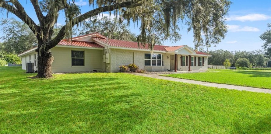 Villa ou maison à Spring Hill, Floride 5 chambres, 314.2 m2 № 2350292