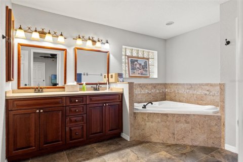 Villa ou maison à vendre à Spring Hill, Floride: 5 chambres, 314.2 m2 № 2350292 - photo 30