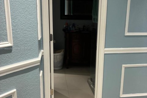 Купить таунхаус в Хайалиа Гарденс, Флорида 2 спальни, 110.37м2, № 2081118 - фото 19