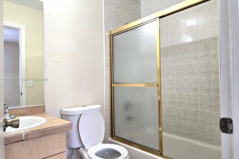 Adosado en alquiler en Miami, Florida, 2 dormitorios, 100.33 m2 № 1897997 - foto 13