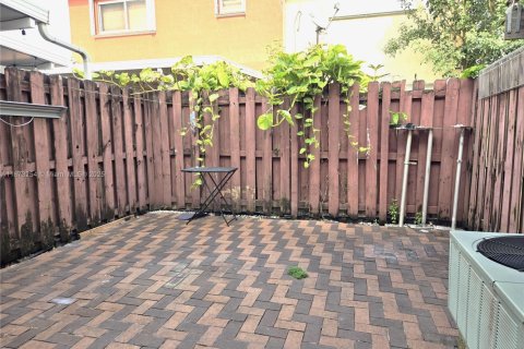 Adosado en alquiler en Miami, Florida, 2 dormitorios, 100.33 m2 № 1897997 - foto 9