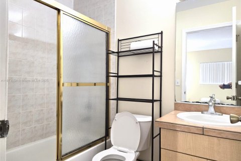 Adosado en alquiler en Miami, Florida, 2 dormitorios, 100.33 m2 № 1897997 - foto 16