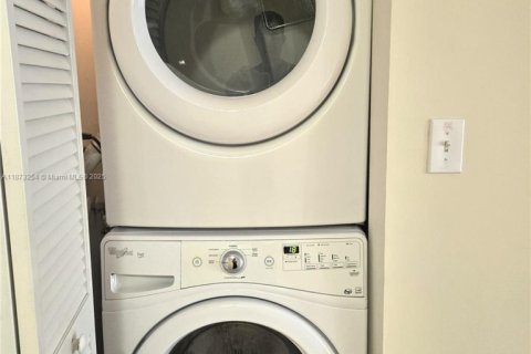 Adosado en alquiler en Miami, Florida, 2 dormitorios, 100.33 m2 № 1897997 - foto 4