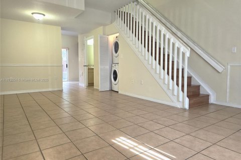Adosado en alquiler en Miami, Florida, 2 dormitorios, 100.33 m2 № 1897997 - foto 2