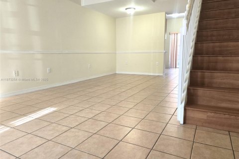 Adosado en alquiler en Miami, Florida, 2 dormitorios, 100.33 m2 № 1897997 - foto 3