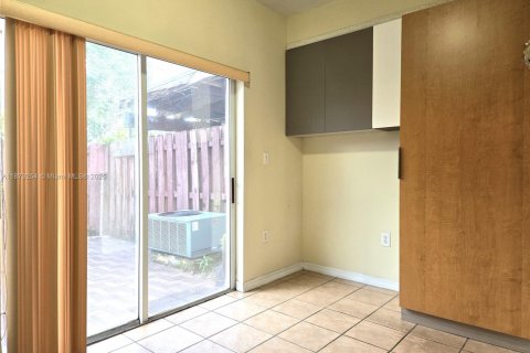 Adosado en alquiler en Miami, Florida, 2 dormitorios, 100.33 m2 № 1897997 - foto 8