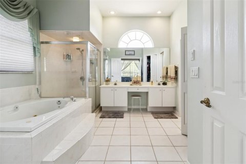 House in Weeki Wachee, Florida 3 bedrooms, 199.18 sq.m. № 1820580 - photo 16