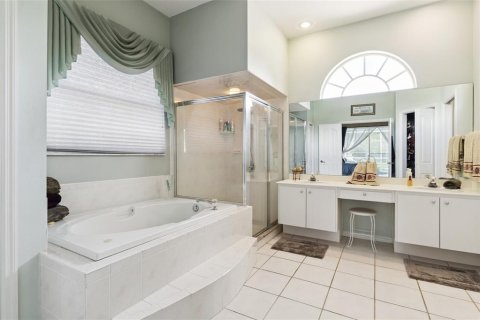 House in Weeki Wachee, Florida 3 bedrooms, 199.18 sq.m. № 1820580 - photo 17