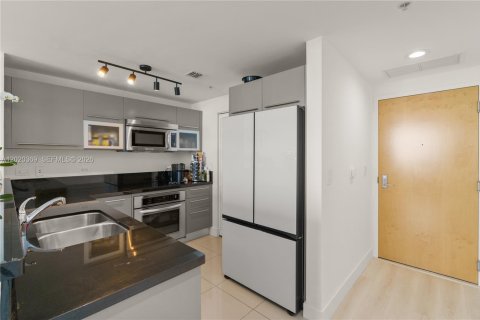 Снять в аренду кондоминиум в Майами, Флорида 2 спальни, 98.29м2, № 2077683 - фото 6