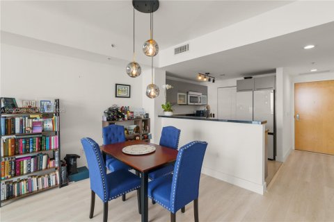 Снять в аренду кондоминиум в Майами, Флорида 2 спальни, 98.29м2, № 2077683 - фото 5