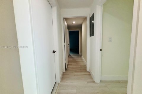 Снять в аренду кондоминиум в Майами, Флорида 2 спальни, 98.29м2, № 2077683 - фото 14