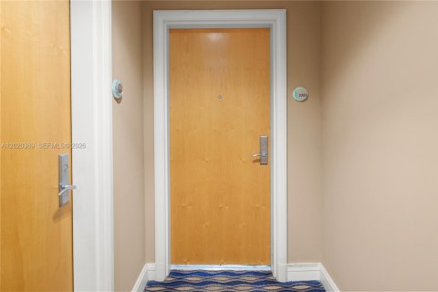 Снять в аренду кондоминиум в Майами, Флорида 2 спальни, 98.29м2, № 2077683 - фото 28